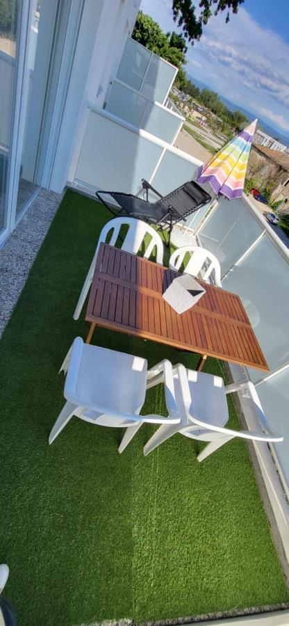 Appartement Avec Balcon/Terrasse Monteux Kültér fotó